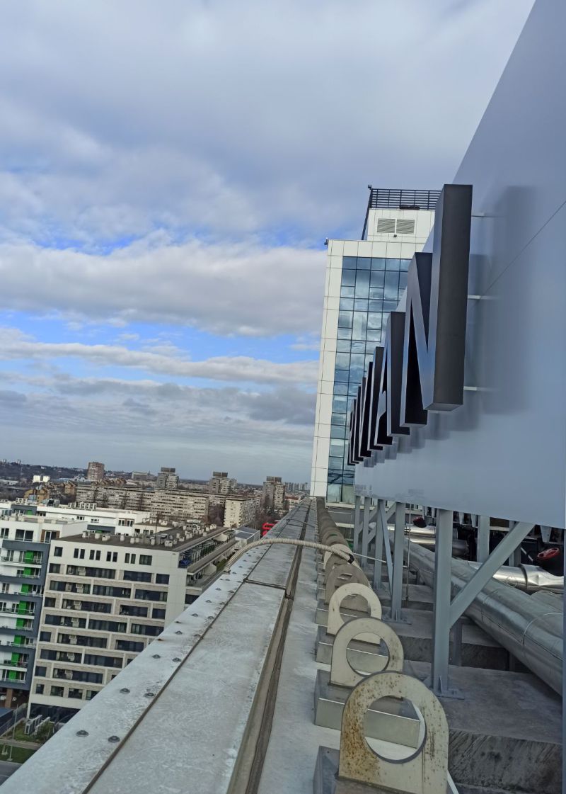Rivian illuminated rooftop sign – New Belgrade